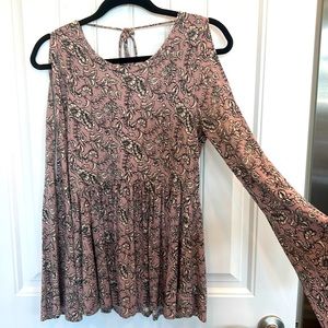 American eagle top size small